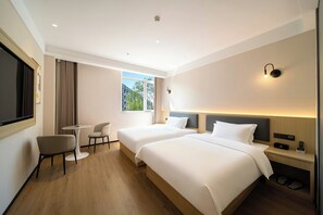 Quarto duplo | Wi-Fi de cortesia, roupa de cama