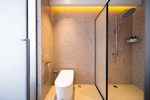 Comfort Double Room | Bathroom | Shower, hair dryer, towels, shampoo - Tangguojiudian (Qingdao)