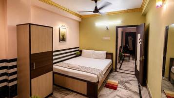 Deluxe Double Room | Desk, WiFi (free)