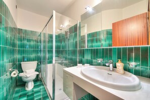Bathroom - Emotion Lake Lugano With Direct Lake Access and Shared Pool (Mendrisio)