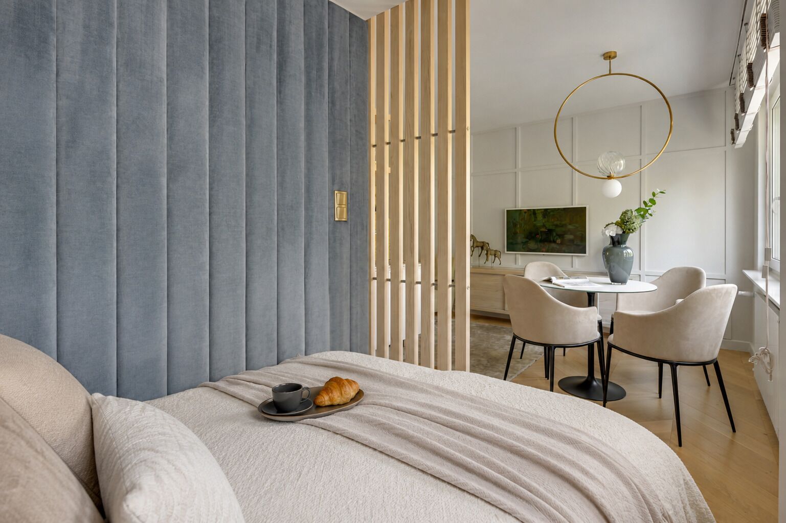 Suite estudio Deluxe | Ropa de cama de alta calidad y tabla de planchar con plancha
