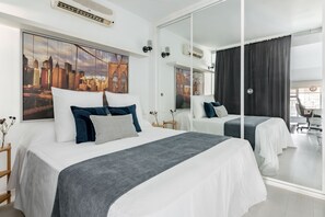 Iron/ironing board, WiFi, bed sheets - Vrbo Property (Madrid)