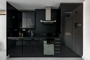 Private kitchen - Vrbo Property (Madrid)