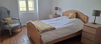 2 bedroom contemporary apartment in the centre of Duras