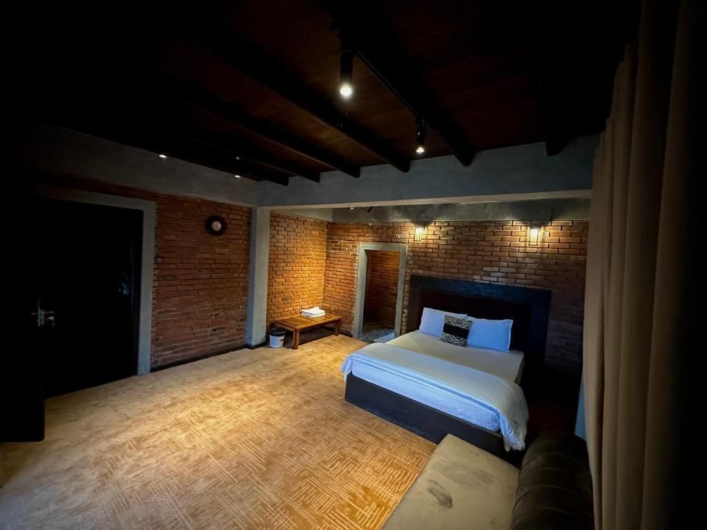 Habitación doble, balcón, vistas a la montaña | Escritorio, espacio para trabajar con un portátil, wifi gratis
