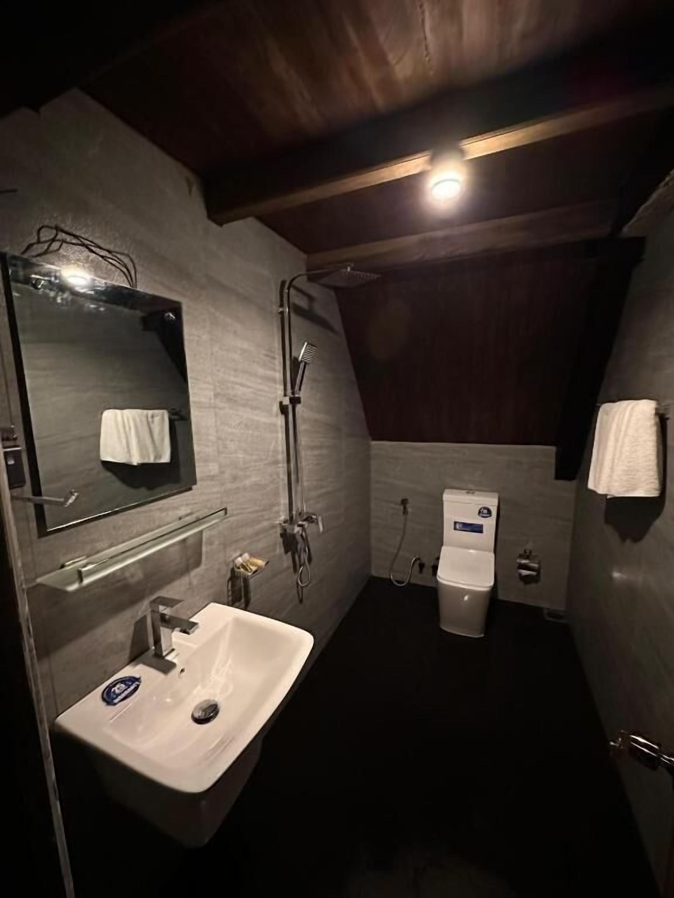 Articles de toilette gratuits, serviettes fournies, savon, shampoing