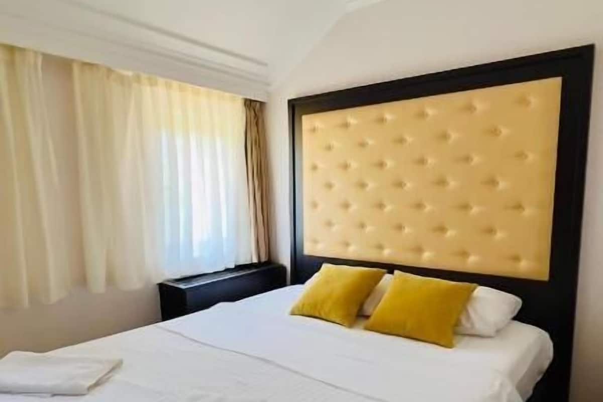 Apartament, balcó, vistes al jardí | Planxa i posts de planxar i wifi gratuïta 