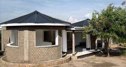Latitude zero cottages Kikorongo