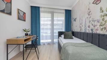 Desk, iron/ironing board, travel cot, WiFi