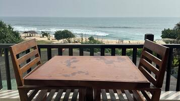 Suite, lanai, vista al jardín | Restaurante al aire libre