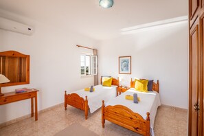 3 bedrooms, iron/ironing board, free WiFi, bed sheets - Comfortable villa with private pool and BBQ (Carvoeiro)