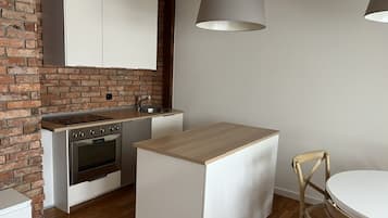 Apartamento Confort, bañera | Cocina básica privada | Cafetera o tetera, hervidor eléctrico, trona infantil y papel de cocina