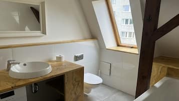Apartamento Confort, bañera | Baño