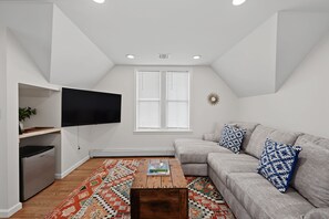 Living area - Escape to this spacious three-level home in the heart of Ocean Grove, just a short walk from the beach, boardwalk, shops, and restaurants. (Neptune Township)