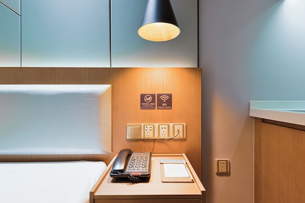 Chambre Simple Confort, vue ville | Intérieur