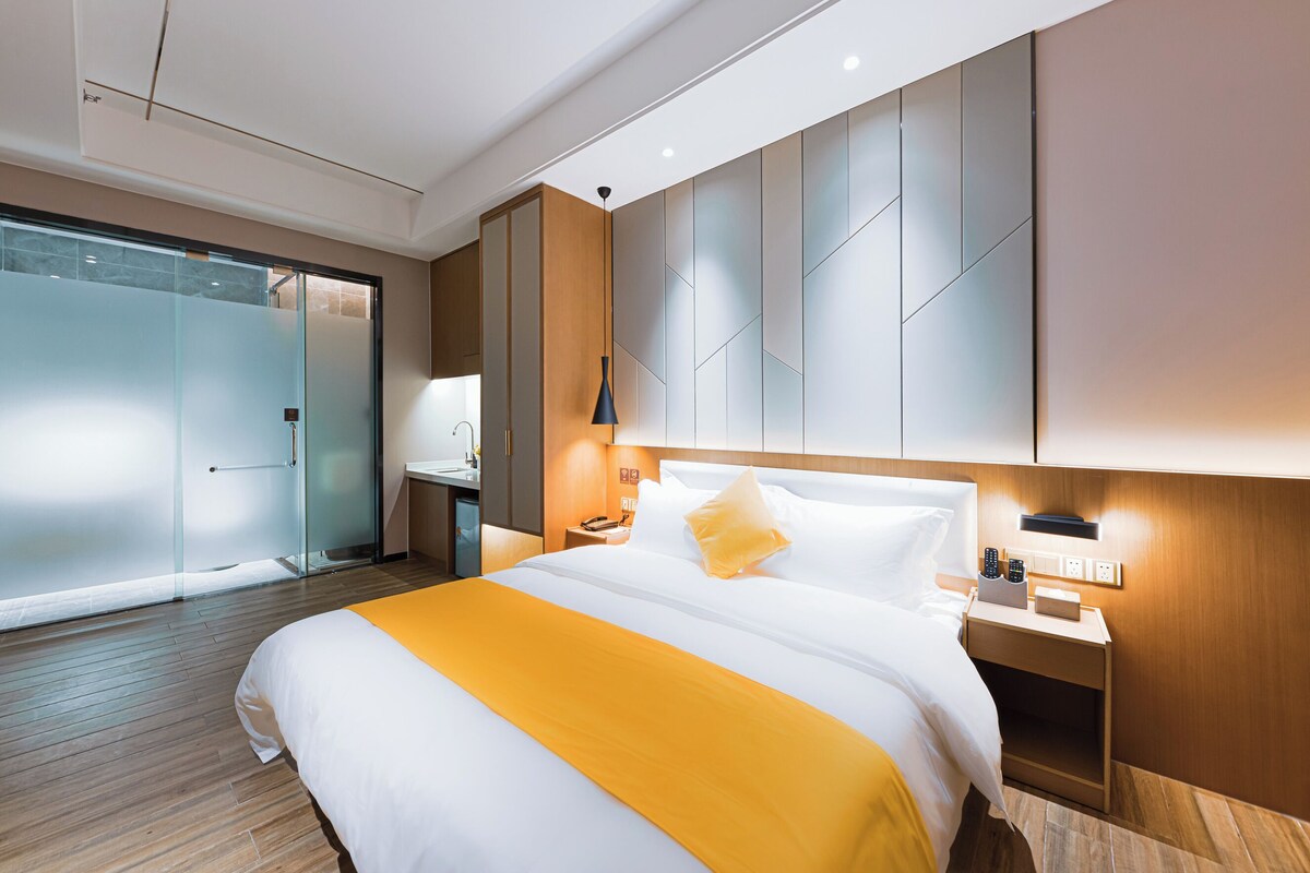 Chambre Simple, balcon, vue ville | Rideaux occultants, fer et planche à repasser, Wi-Fi gratuit