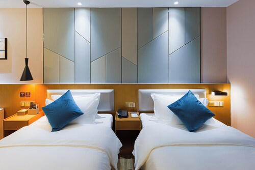 Poltton International Apartment 