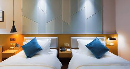 Poltton International Apartment