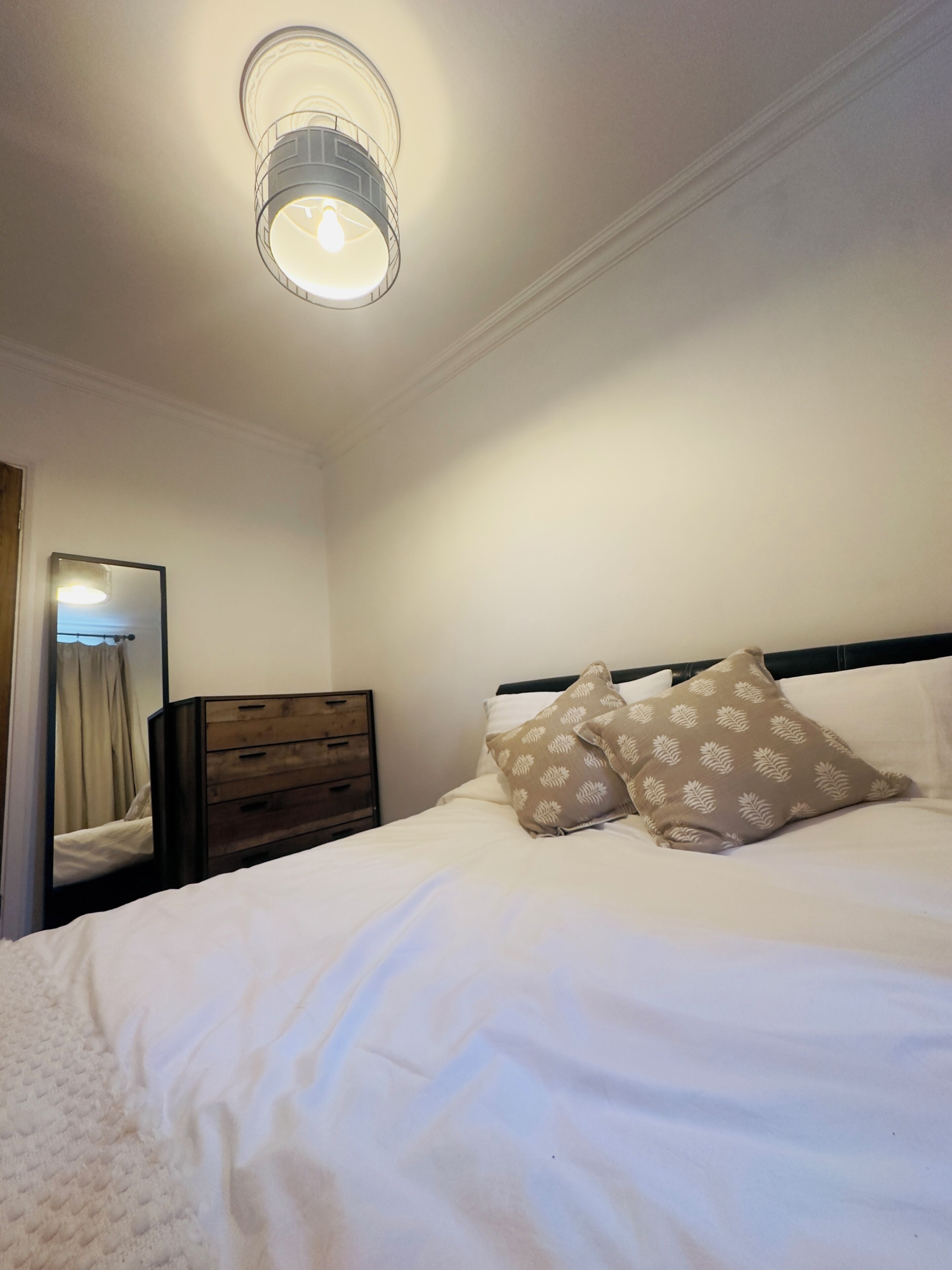 2 bedrooms, WiFi (free), bed sheets