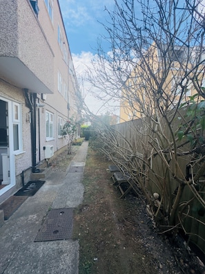 Property grounds - Elegant Wimbledon Apartment (London)