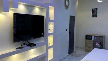 Deluxe Studio