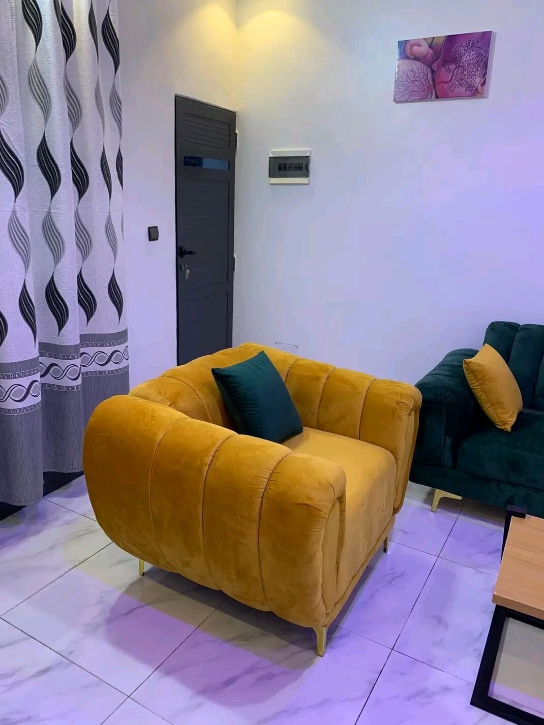 Deluxe Studio | Living area