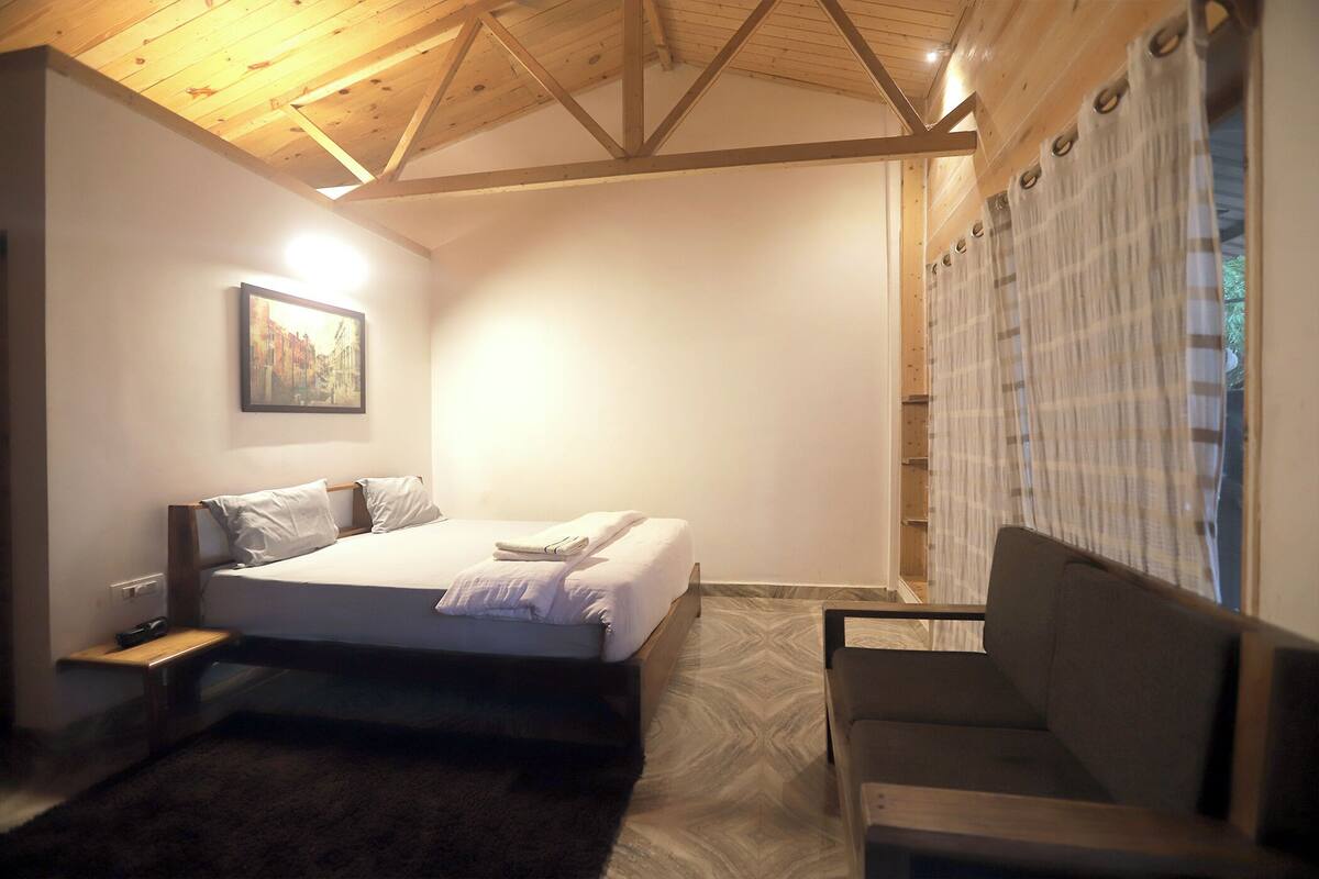 Luxury Room | Desk, WiFi (free)