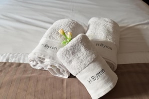 Superior Triple Room, Balcony, City View | Kemudahan bilik mandi
