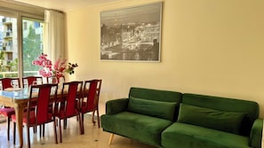 Smart TV - Cozy Family Cocoon in Paris: Comfort & Parking (Villejuif)