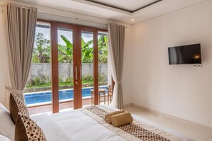 Deluxe Double Room, Pool View - Graha Dwarkavati Ubud (Gianyar)