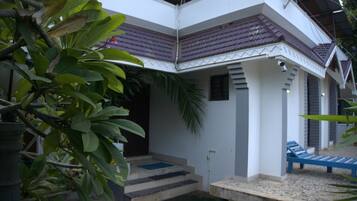 Luxury House | Exterior detail