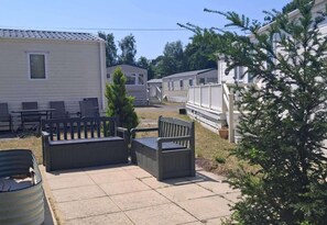 Terrace/patio - Caravan - Sleeps 4 - Garden - Parking (Ringwood)