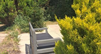 Caravan Sleeps 4 Garden Parking