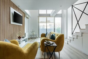 Living area - Vrbo Property (Madrid)
