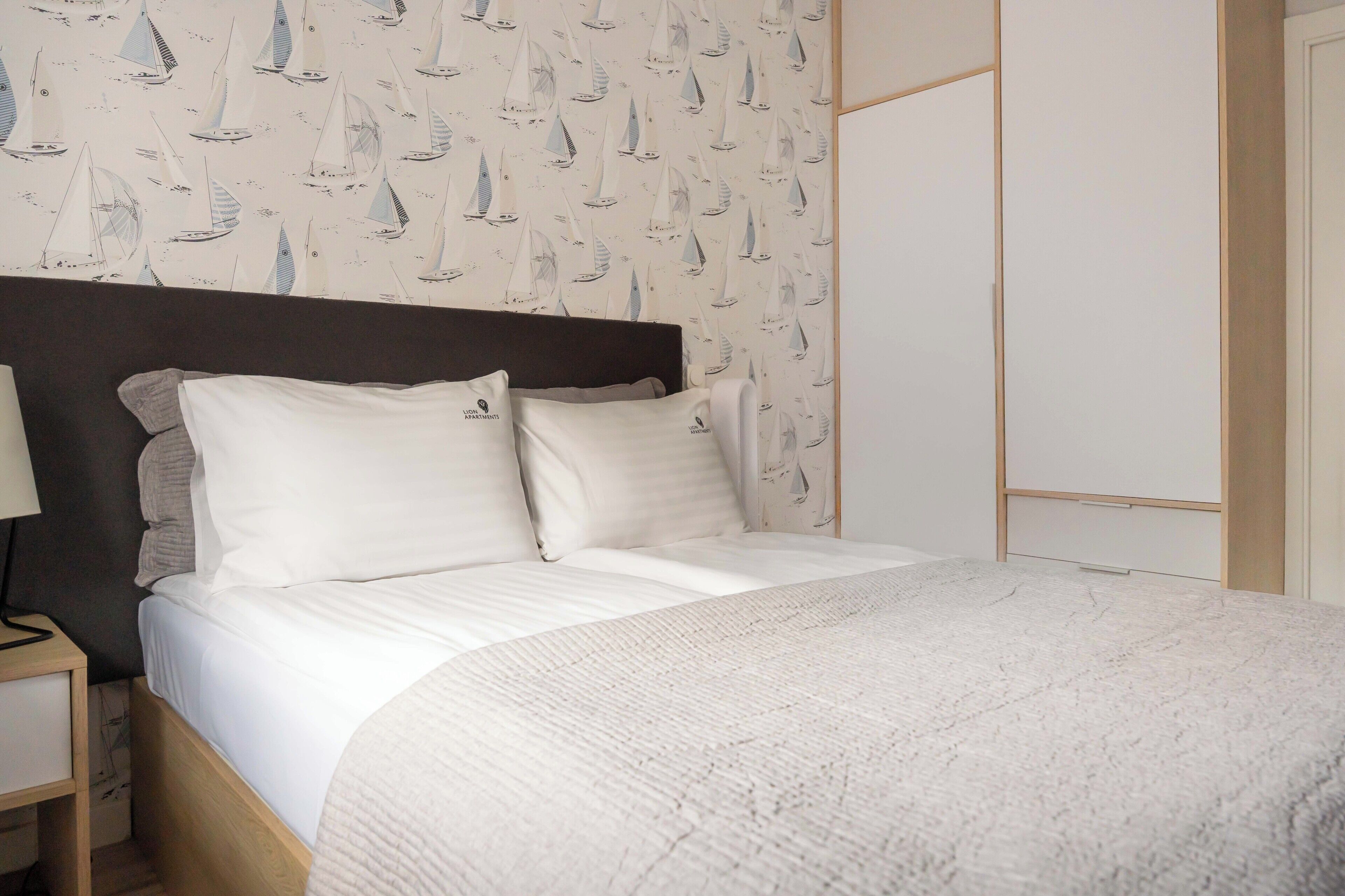 Apartamento familiar, baño privado | Ropa de cama de alta calidad, tabla de planchar con plancha, wifi gratis