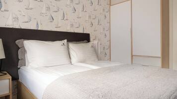Apartamento familiar, baño privado | Ropa de cama de alta calidad, tabla de planchar con plancha, wifi gratis