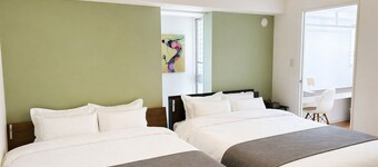 Maisonette with Open-Concept Layout | Near Nagoya Dome | Perfect for Fan Activities and Sightseeing | Sleeps Up to 6 | 30-Minute Drive to LEGOLAND and Ghibli Park | Choice of Pillows