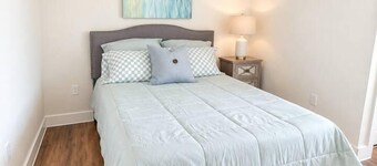 NEW 3BR/3.5BA Near UNT | 2-Car Garage | Sleeps 6
