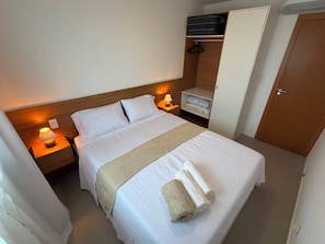 Bügeleisen/Bügelbrett, kostenloses WLAN, Bettwäsche