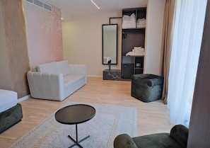 Deluxe Double Room | Living area - Hotel Valbor (Valbonë)