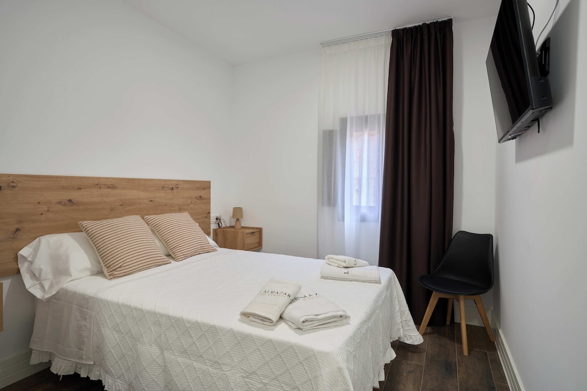 Standard Double Room, Courtyard View | Cadar kapas Mesir, peralatan tempat tidur premium, bar mini 