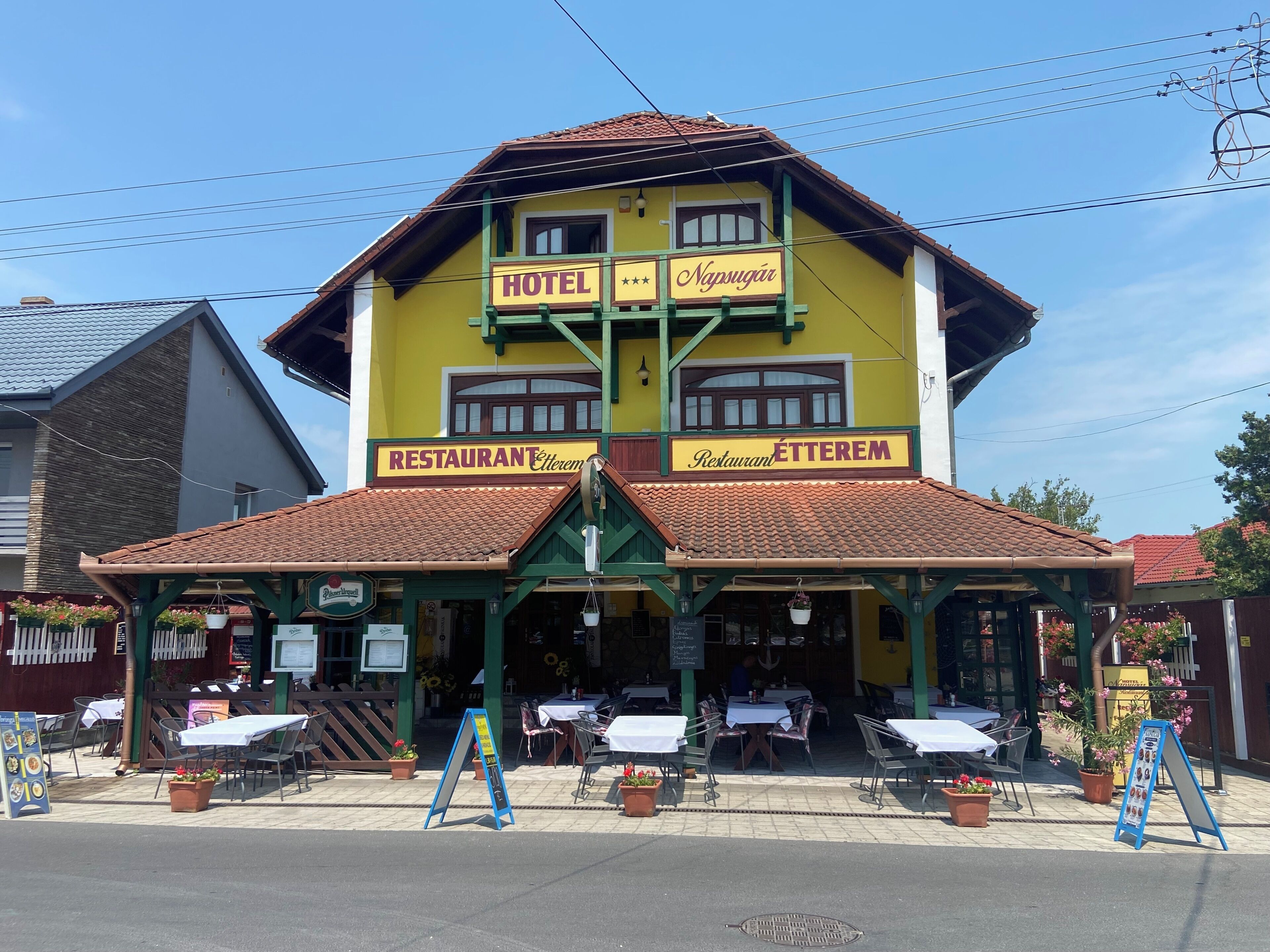 Fachada da propriedade