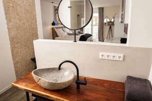 Iron/ironing board, WiFi, bed sheets - The Faces | Premium Studio | Balcony | 304 (Berlin)