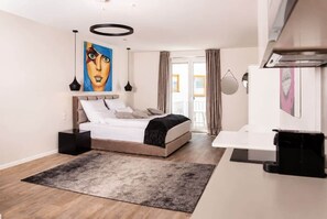 Iron/ironing board, WiFi, bed sheets - The Faces | Premium Studio | Balcony | 204 (Berlin)