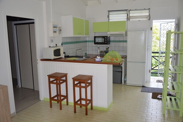 Private kitchen - Vrbo Property (Sainte-Anne)