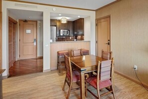 Dining - Cozy Mountain Retreat | 1-Bedroom in Suncadia (Cle Elum)
