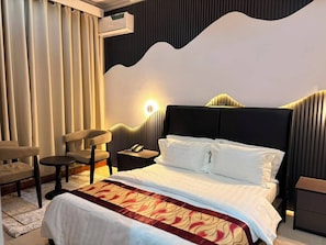 Minibar, soundproofing, iron/ironing board, free WiFi - HR Hotel Safari & Tours (Usa)