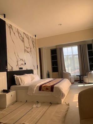 Minibar, soundproofing, iron/ironing board, free WiFi - HR Hotel Safari & Tours (Usa)