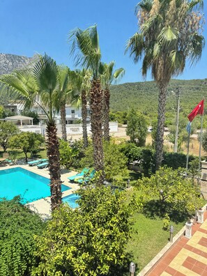 2 piscine all'aperto