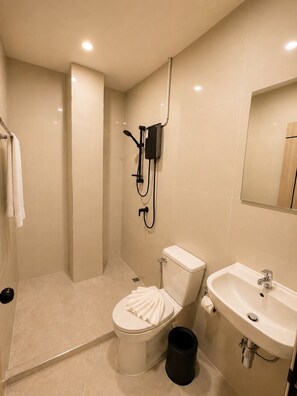 Standard Double Room | Bathroom - Chochana Hometel Phuket Old Town (Chang Wat Phuket)